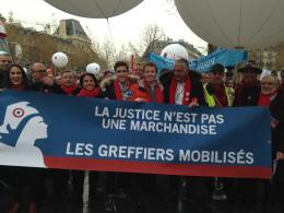 Succès historique pour la manifestation des professions réglementées du droit à Paris   